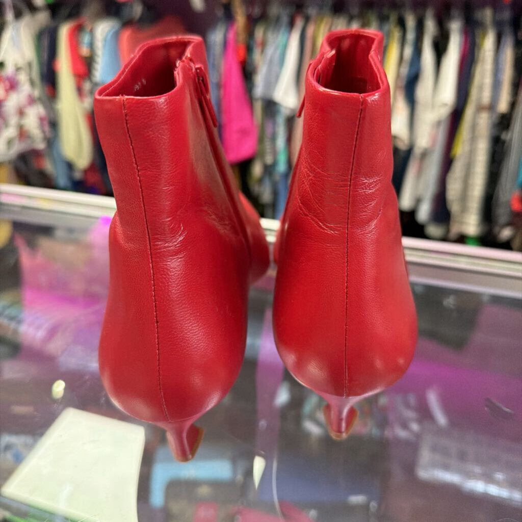 10 Gianni Bini Georgina Leather Pointed Kitten Heel Booties