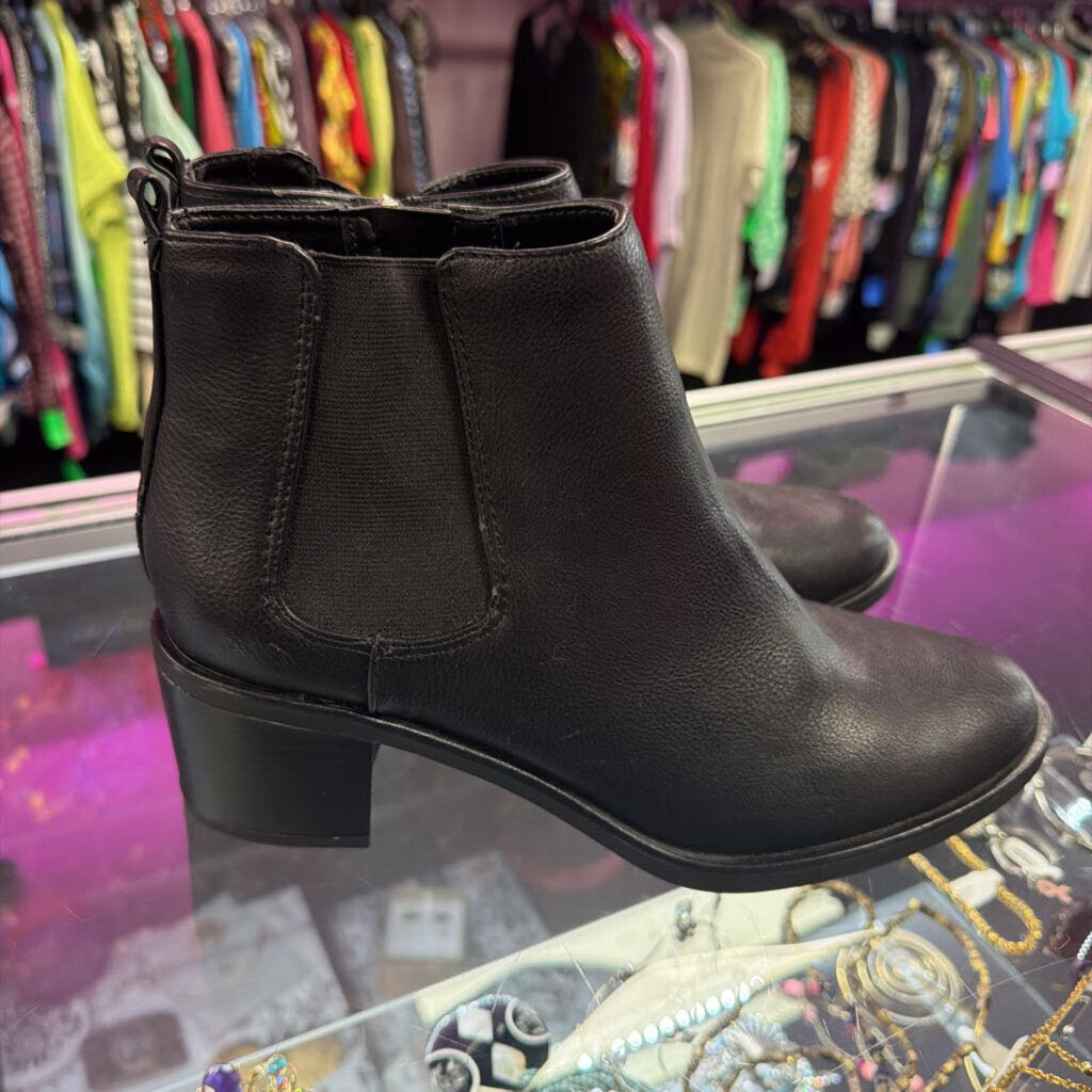 9 Aquatalia Suede & Leather Stacked Heel Bootie