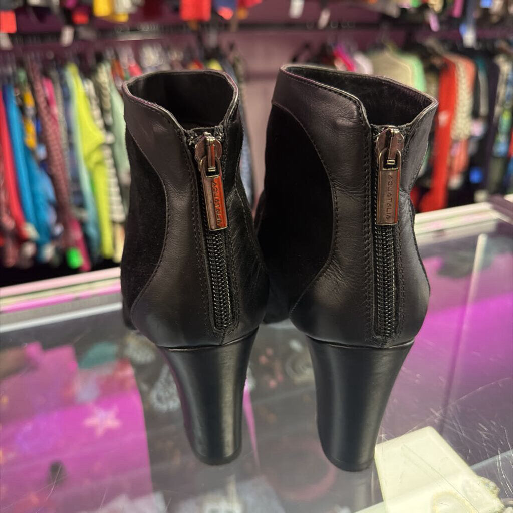 9.5 Libby Edelman Side Zip Ankle Boot