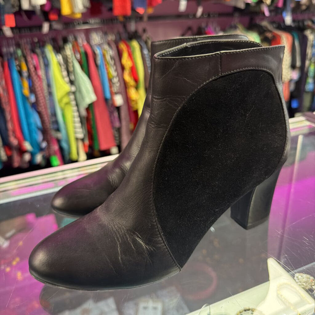 9.5 Libby Edelman Side Zip Ankle Boot