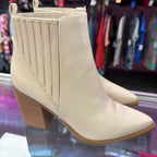 9 Sode Pointed Bloch Heel Chelsea Booties Faux Leather