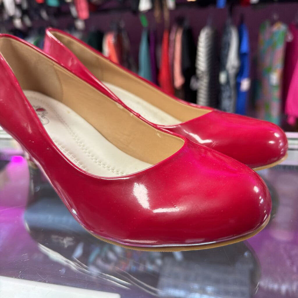 8.5 Journey Collection Round Toe Patent Heel