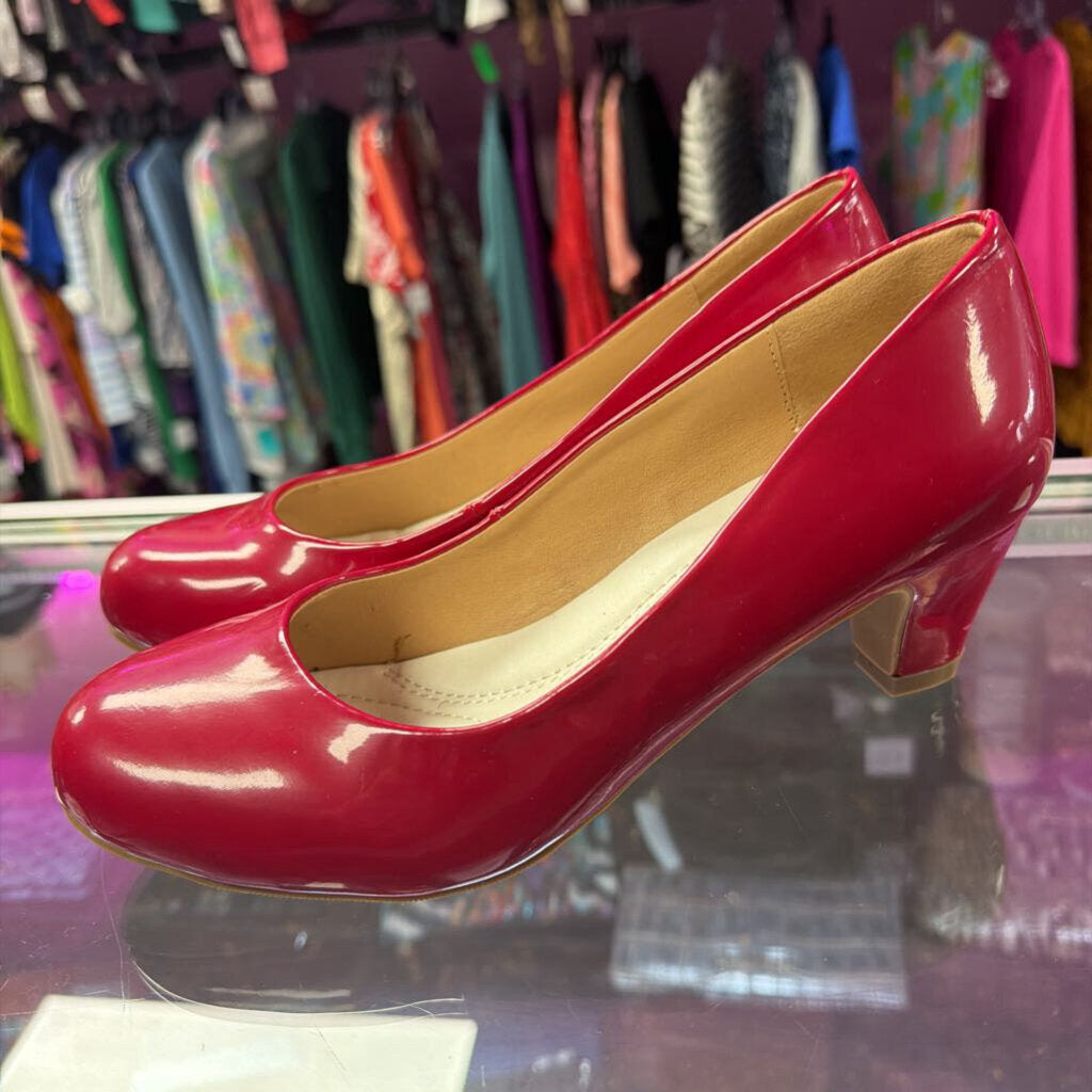 8.5 Journey Collection Round Toe Patent Heel