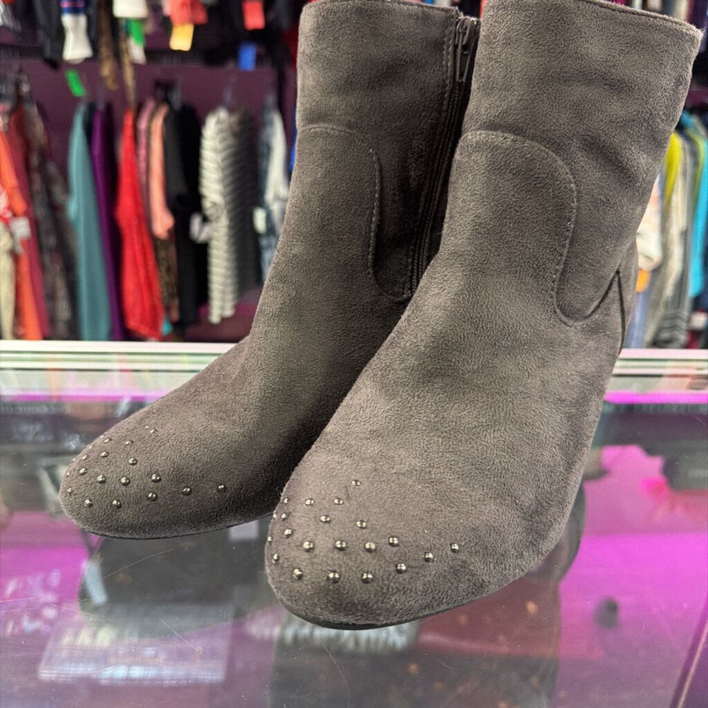 11 Angel Steps Studded Toe Bootie
