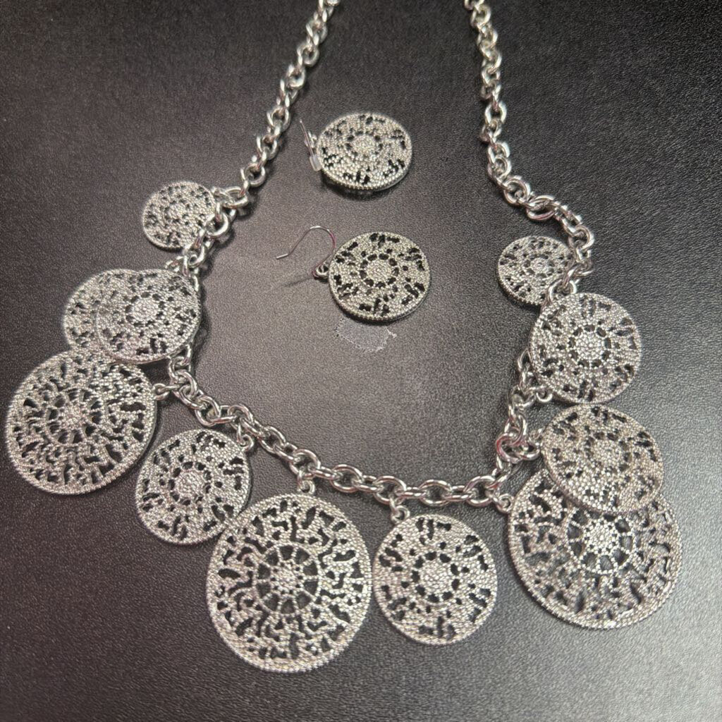 Talbots Vintage Filigree Medallion Necklace & Earring Set