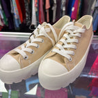 8M Cushionaire NWT Lace Up Chunky Sole Sneaker