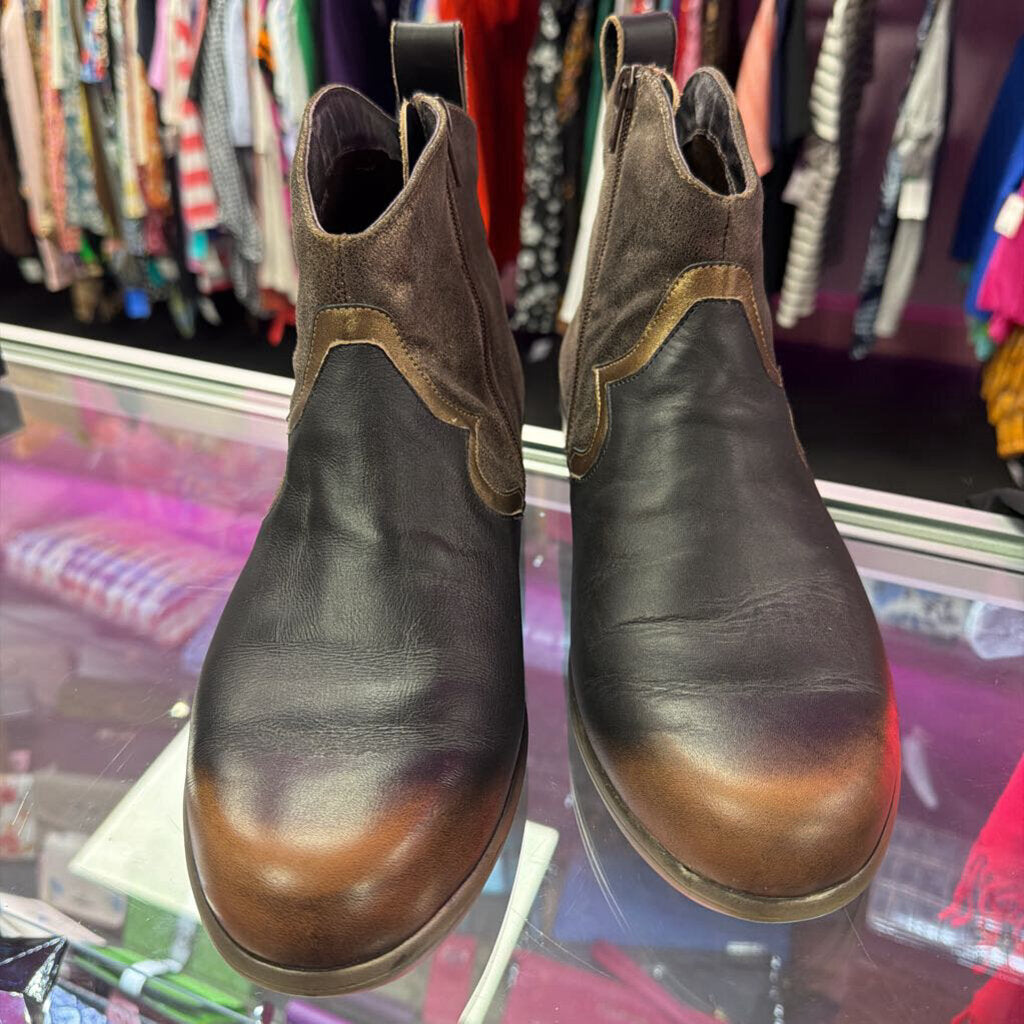 10/41 Naot Sirocco Western Style Ankle Booties Leather Suede