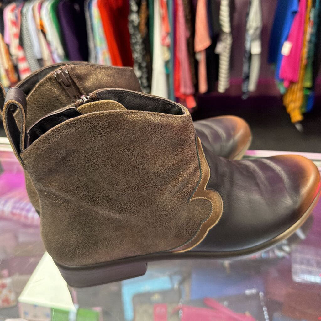 10/41 Naot Sirocco Western Style Ankle Booties Leather Suede