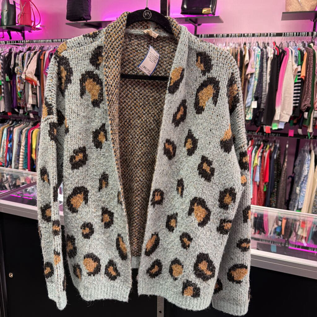 MED L/S Animal Print Knit Cardigan