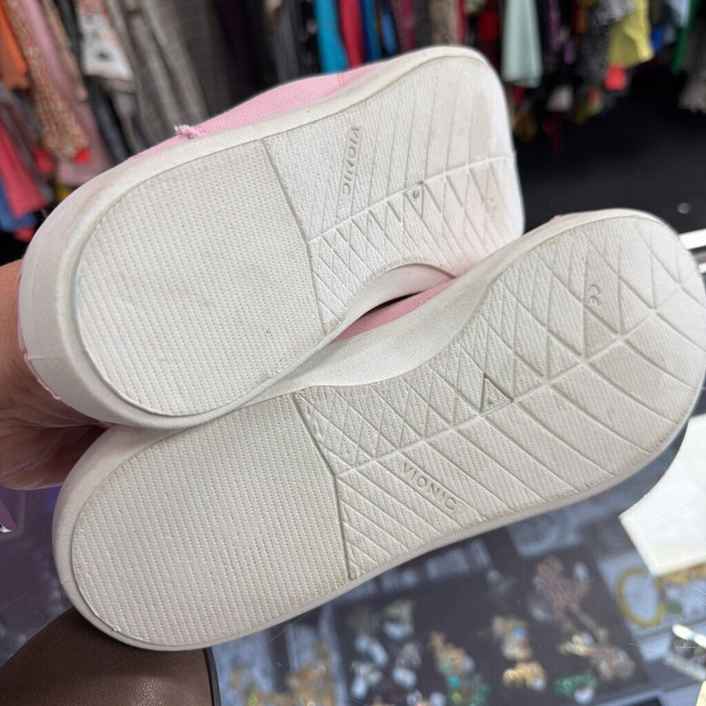 10 Vionic Beach Frayed Edge Sneaker