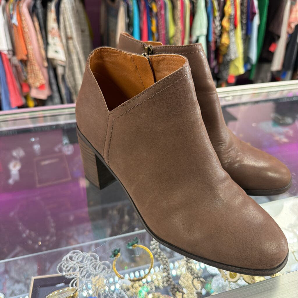 9.5 Lucky Brand Beloit Stacked Heel Ankle Bootie
