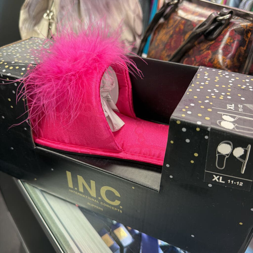 XL INC International Concepts NIB Fringe Pom Hot Pink Slide
