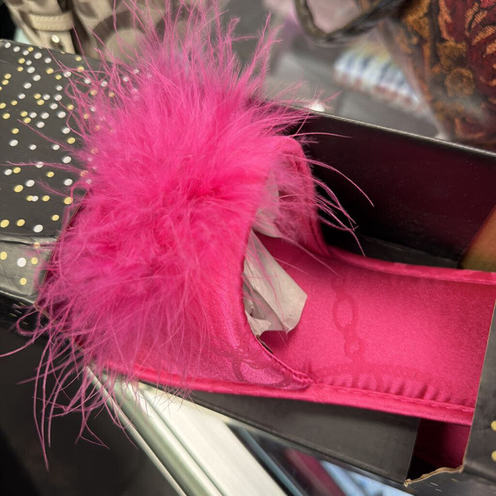 XL INC International Concepts NIB Fringe Pom Hot Pink Slide