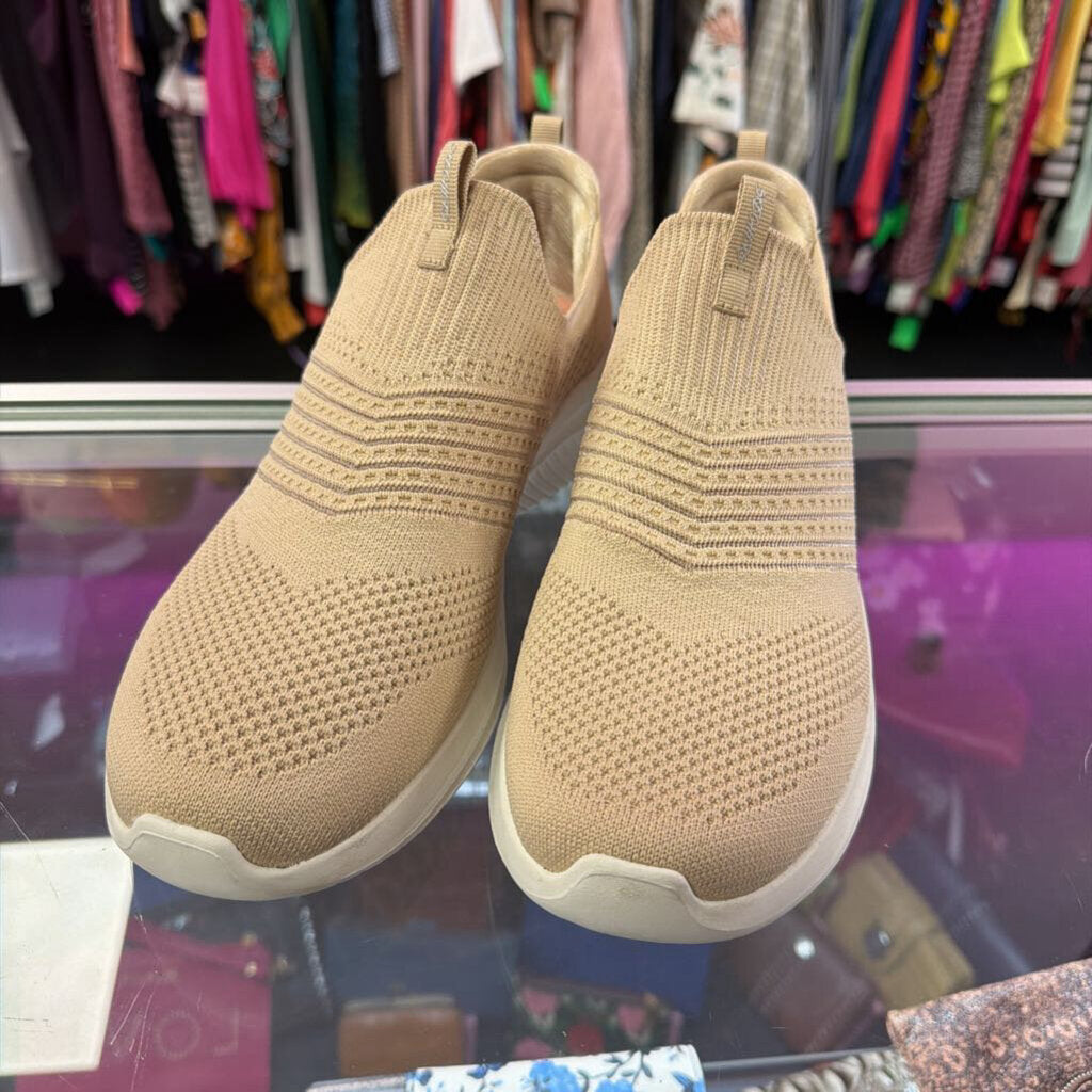 11 Sketchers Knit Slip on Textured Sneaker