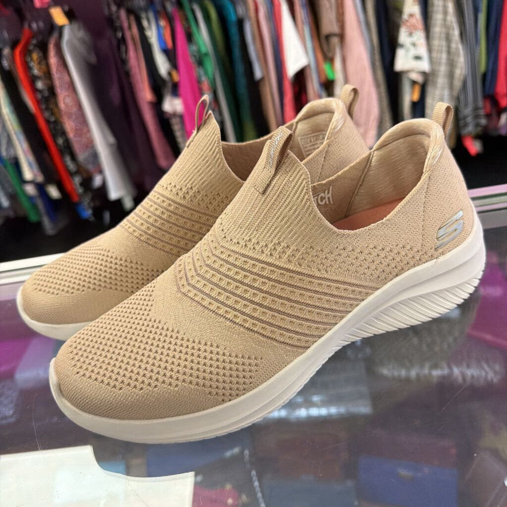 11 Sketchers Knit Slip on Textured Sneaker