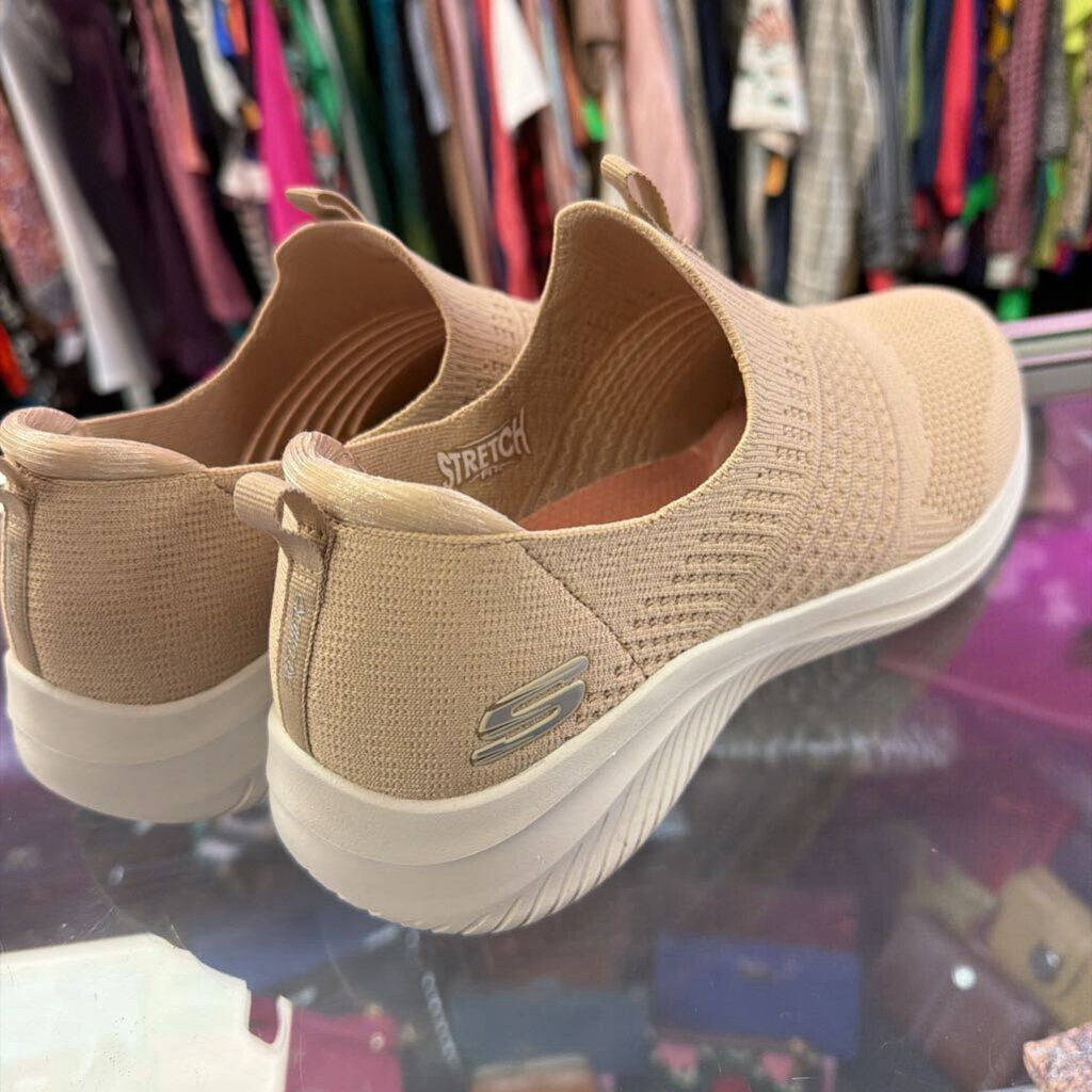 11 Sketchers Knit Slip on Textured Sneaker