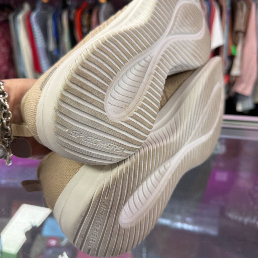 11 Sketchers Knit Slip on Textured Sneaker