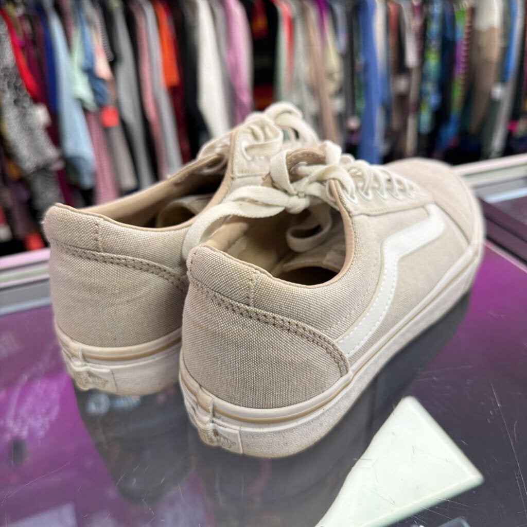 8 Vans Summer Canvas Sneaker