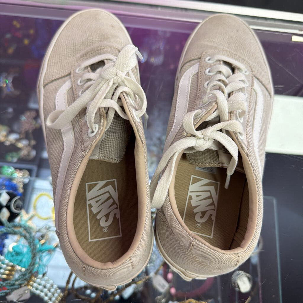 8 Vans Summer Canvas Sneaker