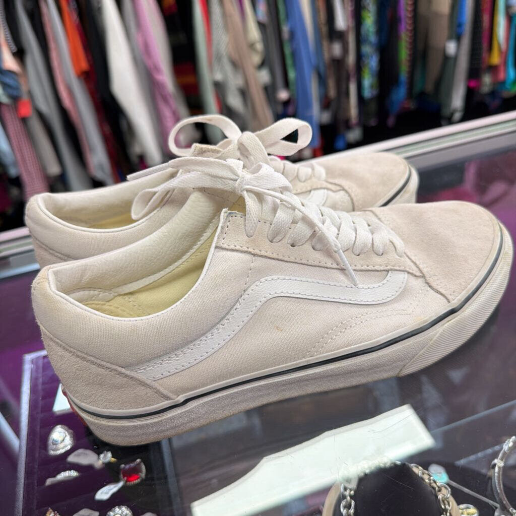 8 Vans Summer Canvas Sneaker