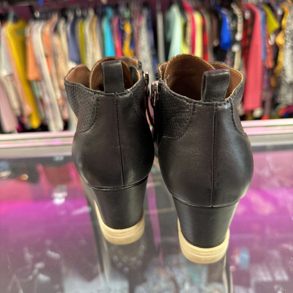 6.5 L. Paolo Felicia Wedge Sneaker Bootie