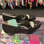 8 Cliffs Anna Criss Cross Elastic & Leather Shoes