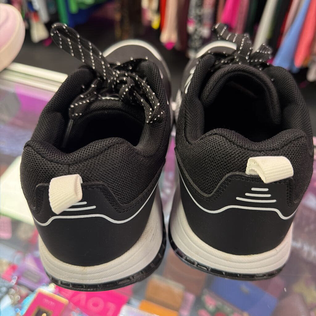 8.5 AOV Womens Arch Support Walking Shoe