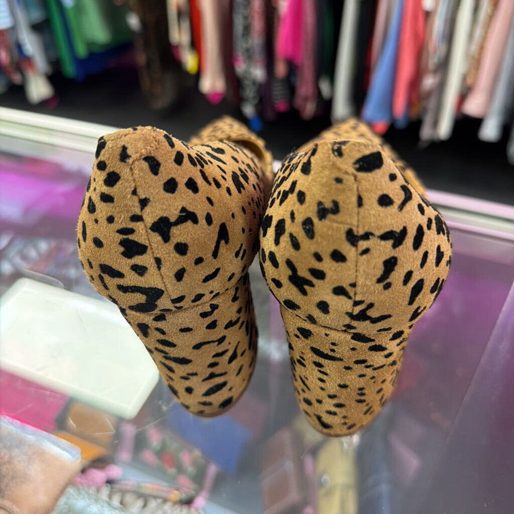 8.5 Gibson Latimer Animal Print Pointed Block Heel