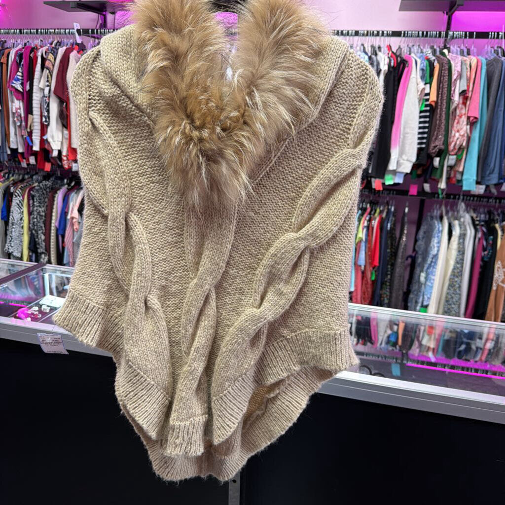 MD solid crochet poncho w/faux fur neckline
