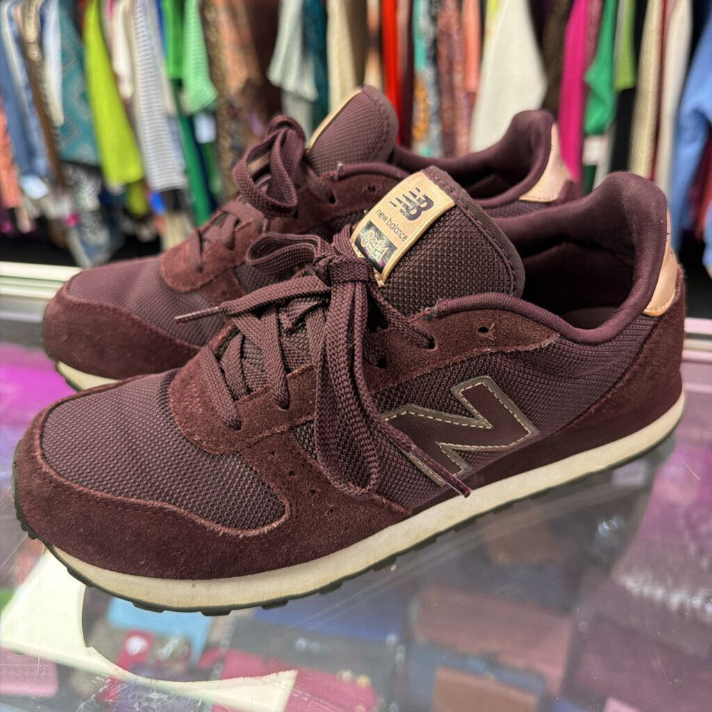 6.5 New Balance 311 Suede Trainer
