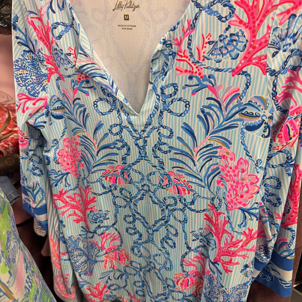 MD Lilly Pulitzer UPF50+ ChillyLilly Tunic Top Notched Neckline Striped Coral Patterned Top