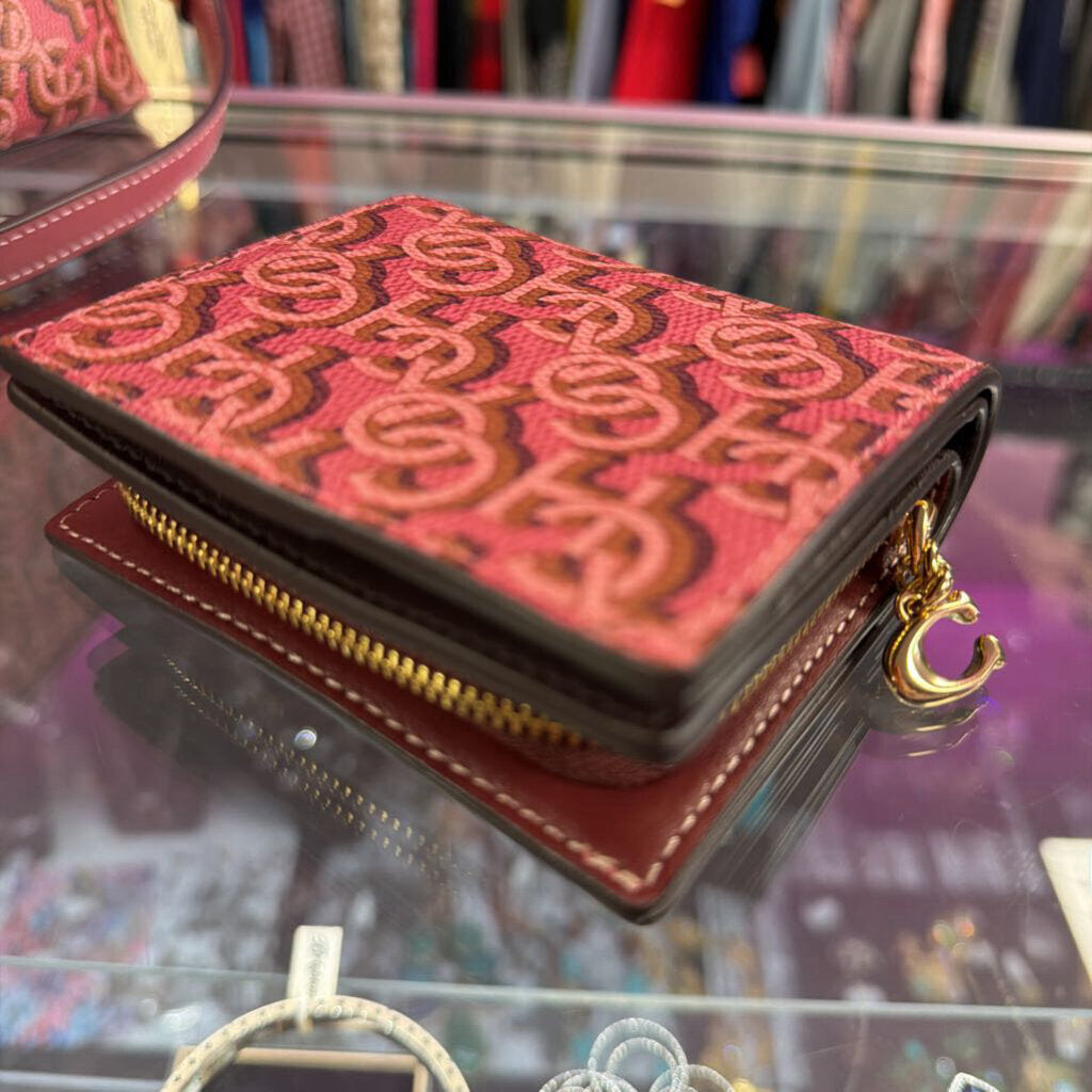 Coach NWT Snap Monogram Wallet