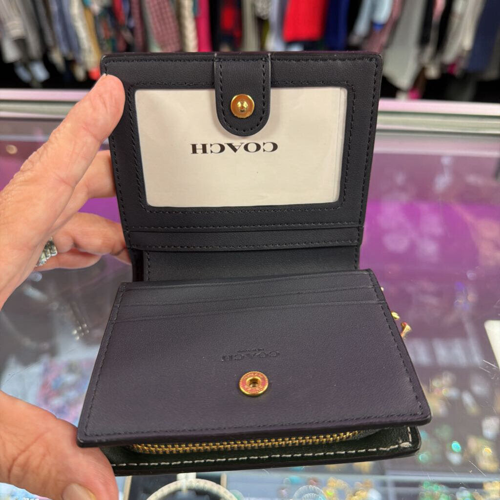 Coach NWT Snap Monogram Wallet