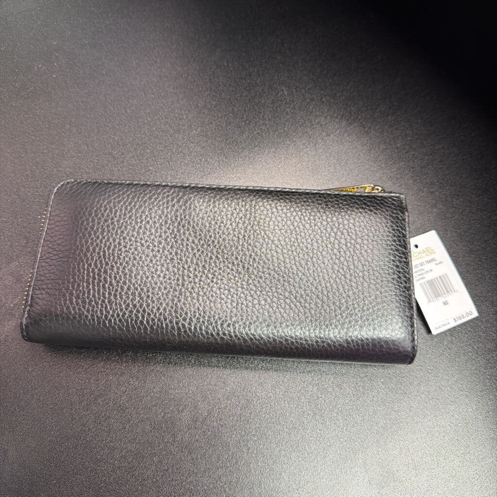 Michael Kors NWT Jet Set Travel Pebbled Leather Long Zip Wallet
