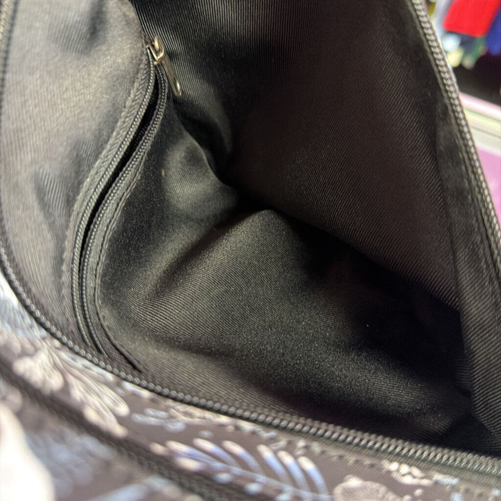 Sakroots On the Go Sling pack Midnight Seascape Print Missing Sea Turtle Charm