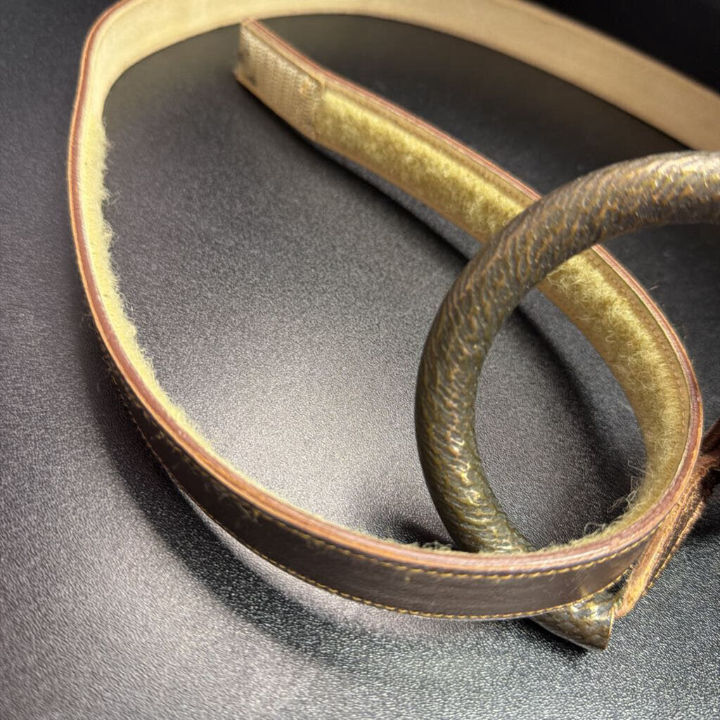 VTG Wrap Velour Belt Hammer Metal detail