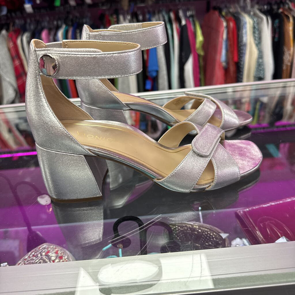 7.5 Vionic Criss Cross Ankle Adj. Straps Chunky Metallic Heel