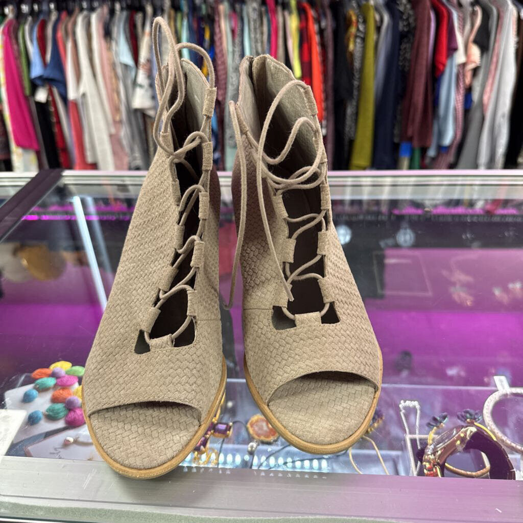 8.5 Eileen Fisher Slew Perforated Lace Up Peep Toe Bootie