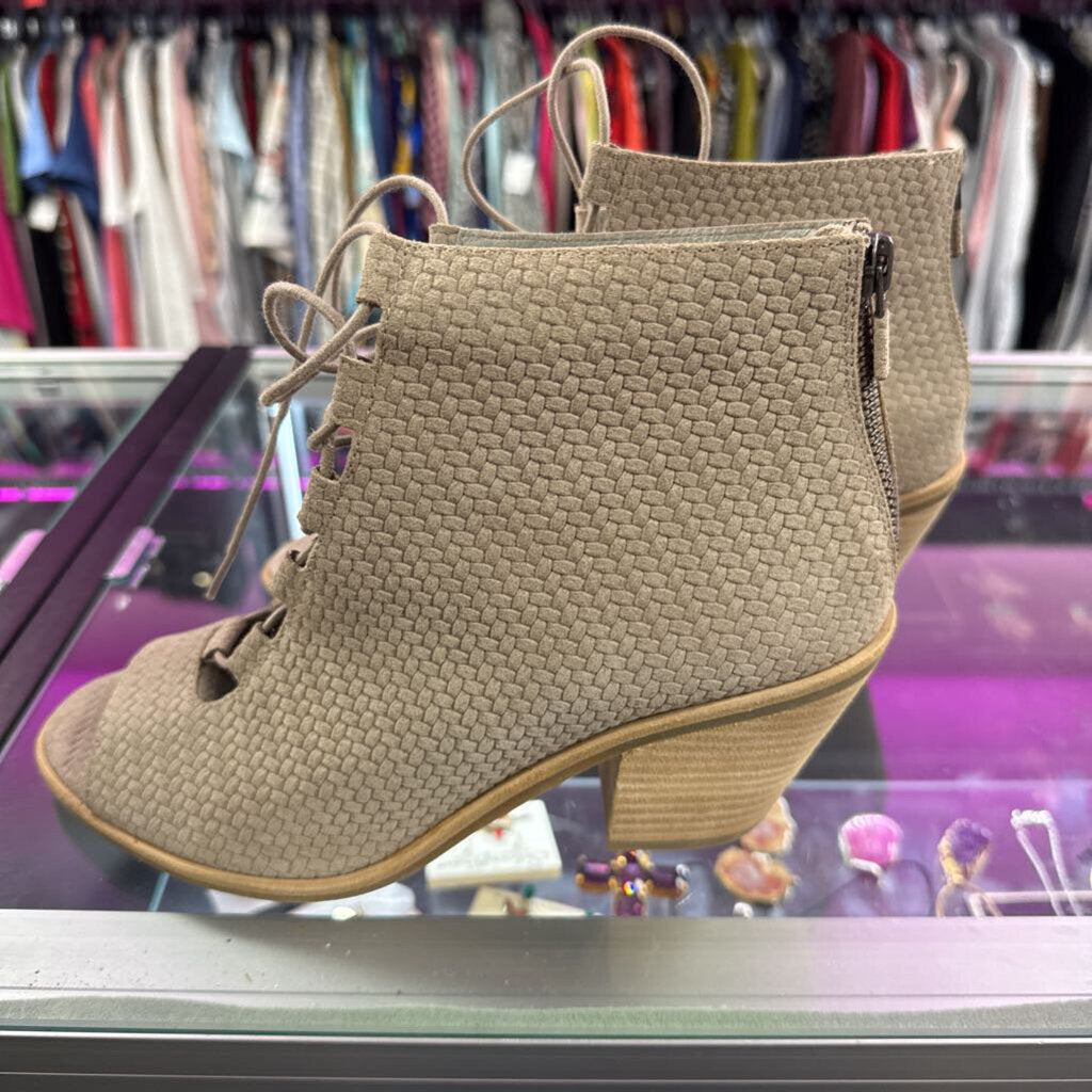 8.5 Eileen Fisher Slew Perforated Lace Up Peep Toe Bootie