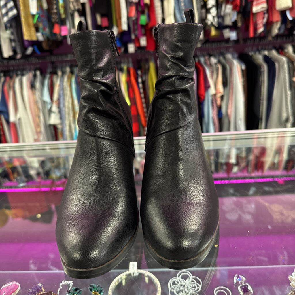 8 Baretrap Pleated Ankle Bootie