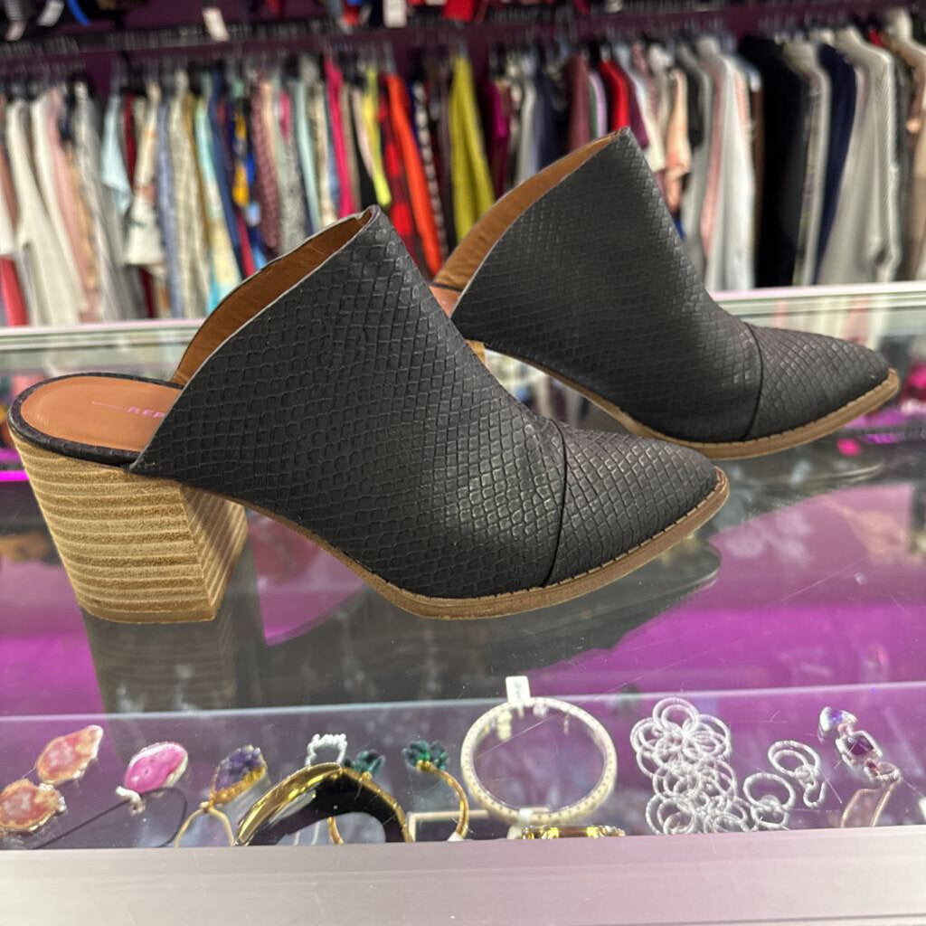 7 Report Pointed Stacked Heel Slide On Reptile Print Mule
