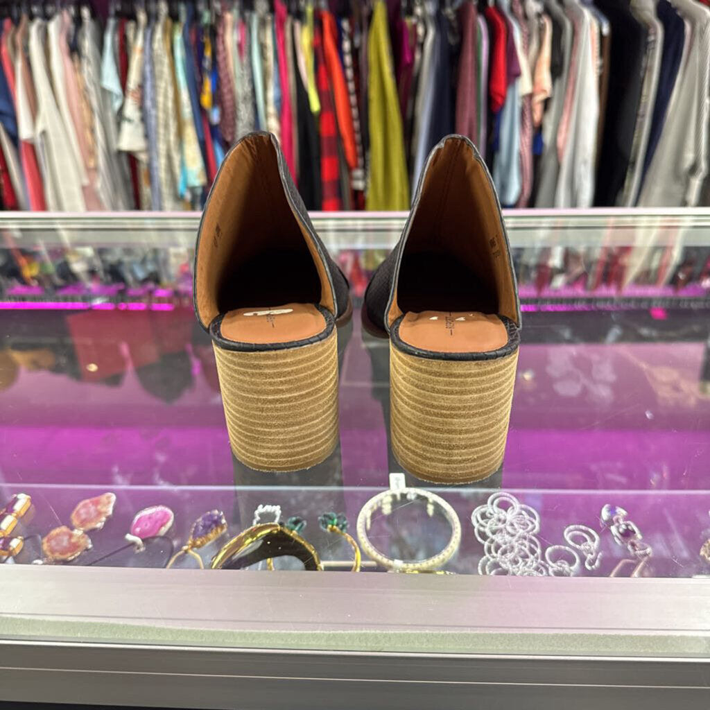 7 Report Pointed Stacked Heel Slide On Reptile Print Mule