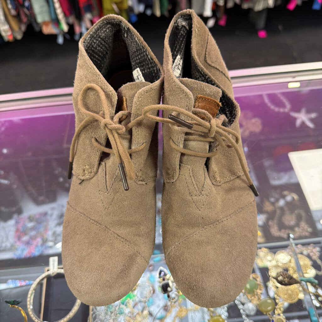 7.5 Toms Desert Wedge Ankle Booties Suede