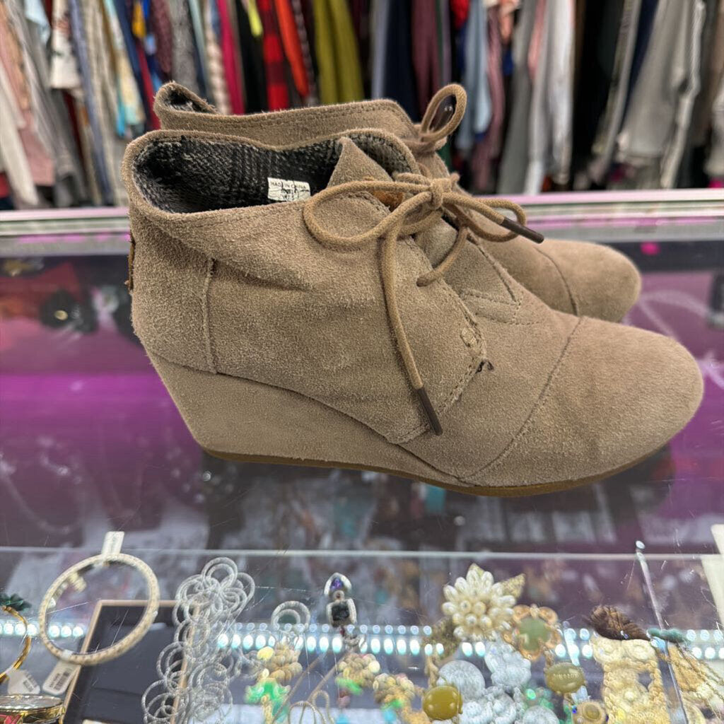 7.5 Toms Desert Wedge Ankle Booties Suede