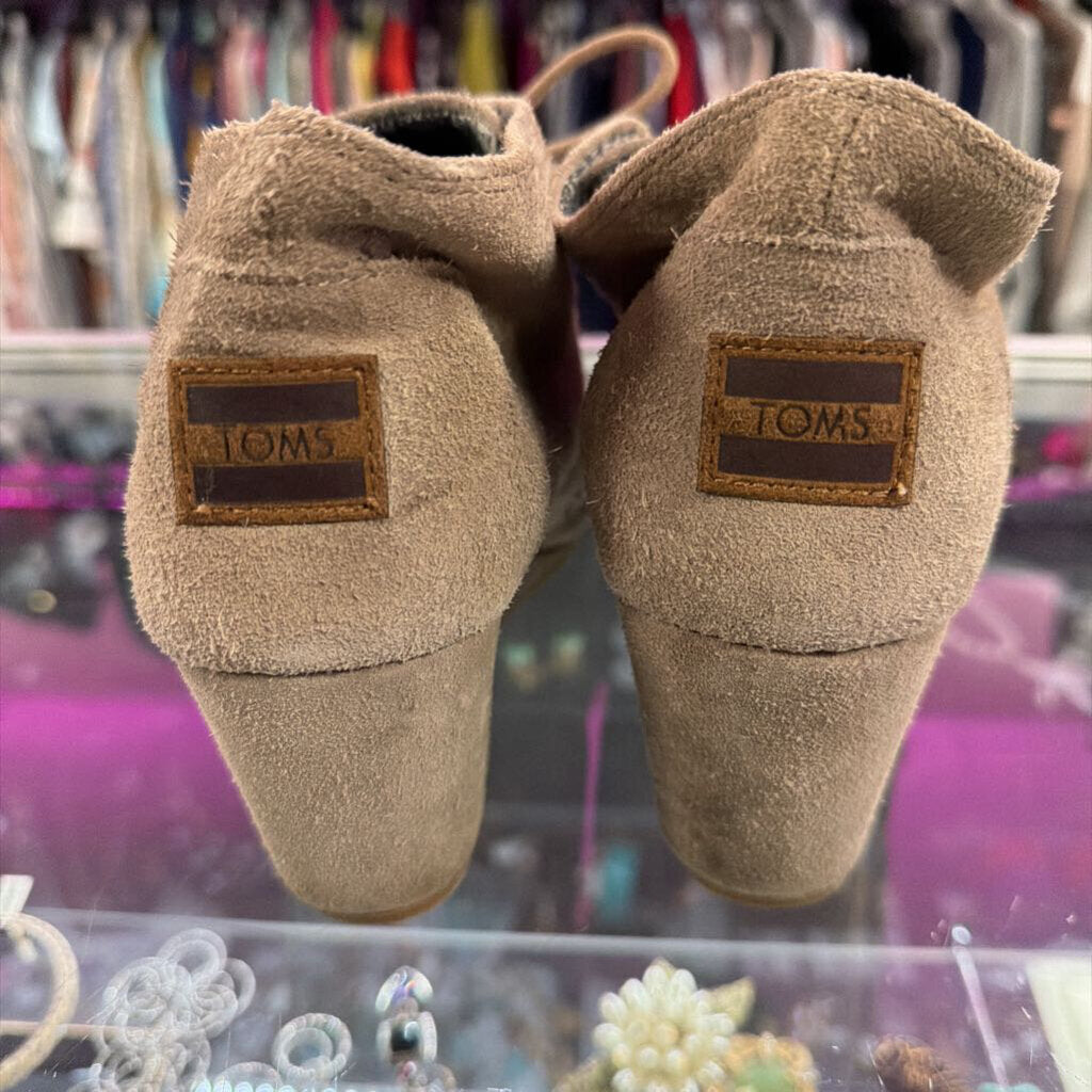 7.5 Toms Desert Wedge Ankle Booties Suede