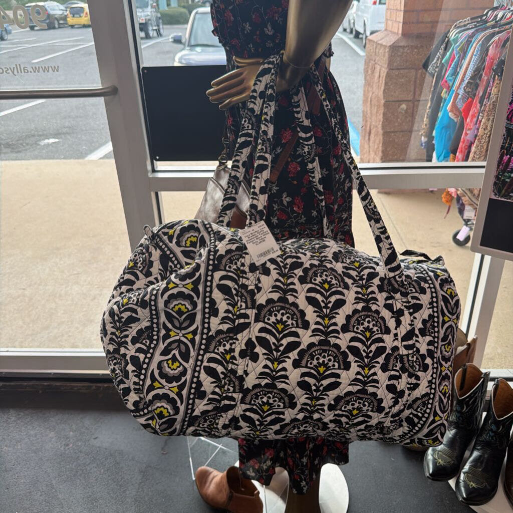 Vera Bradley Duffle Weekender Fanfare Pattern