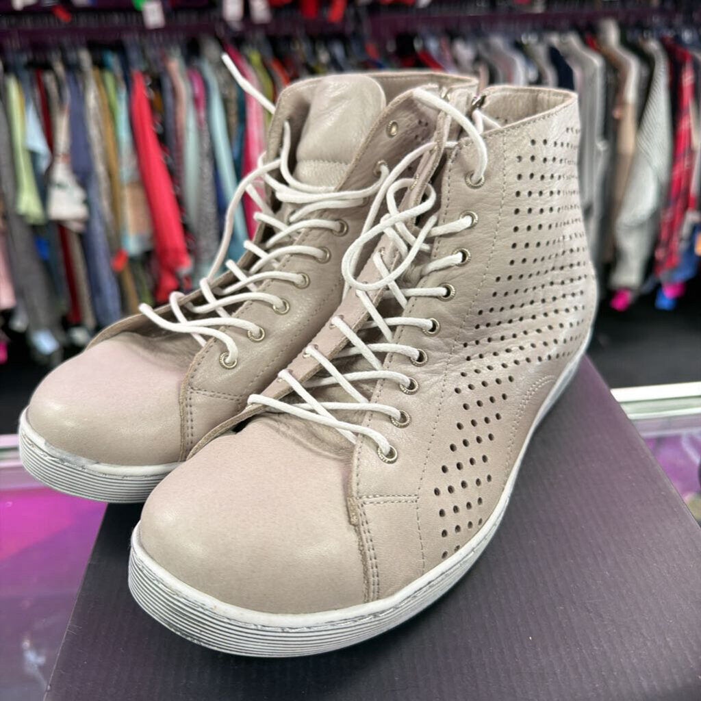9/40 Andrea Conti Leather Perforated Hi-Top Sneaker