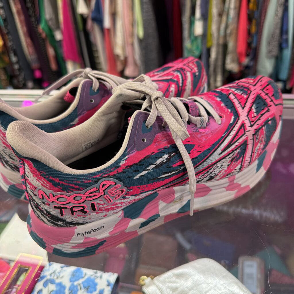9 Asics Noosa Tri 15