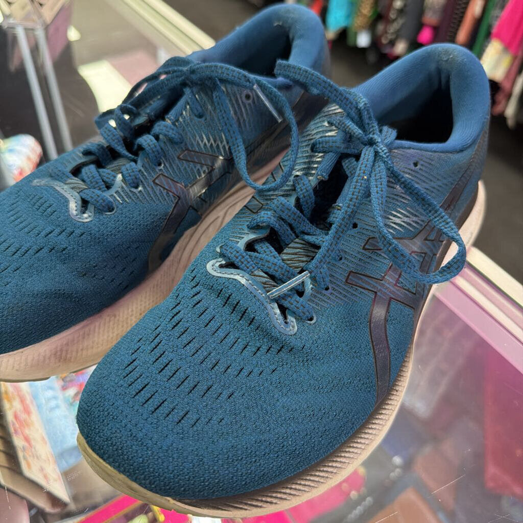 8 Asics Gel excite Running Shoes