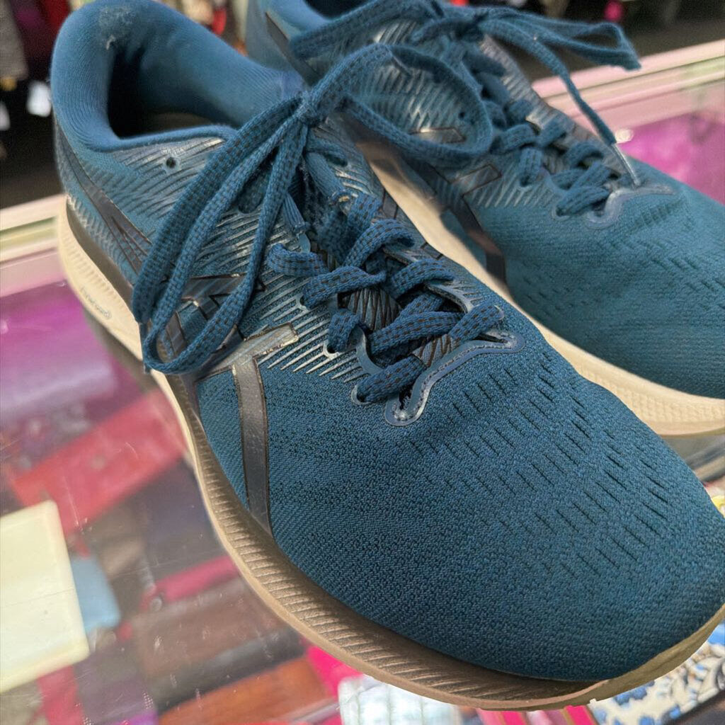 8 Asics Gel excite Running Shoes